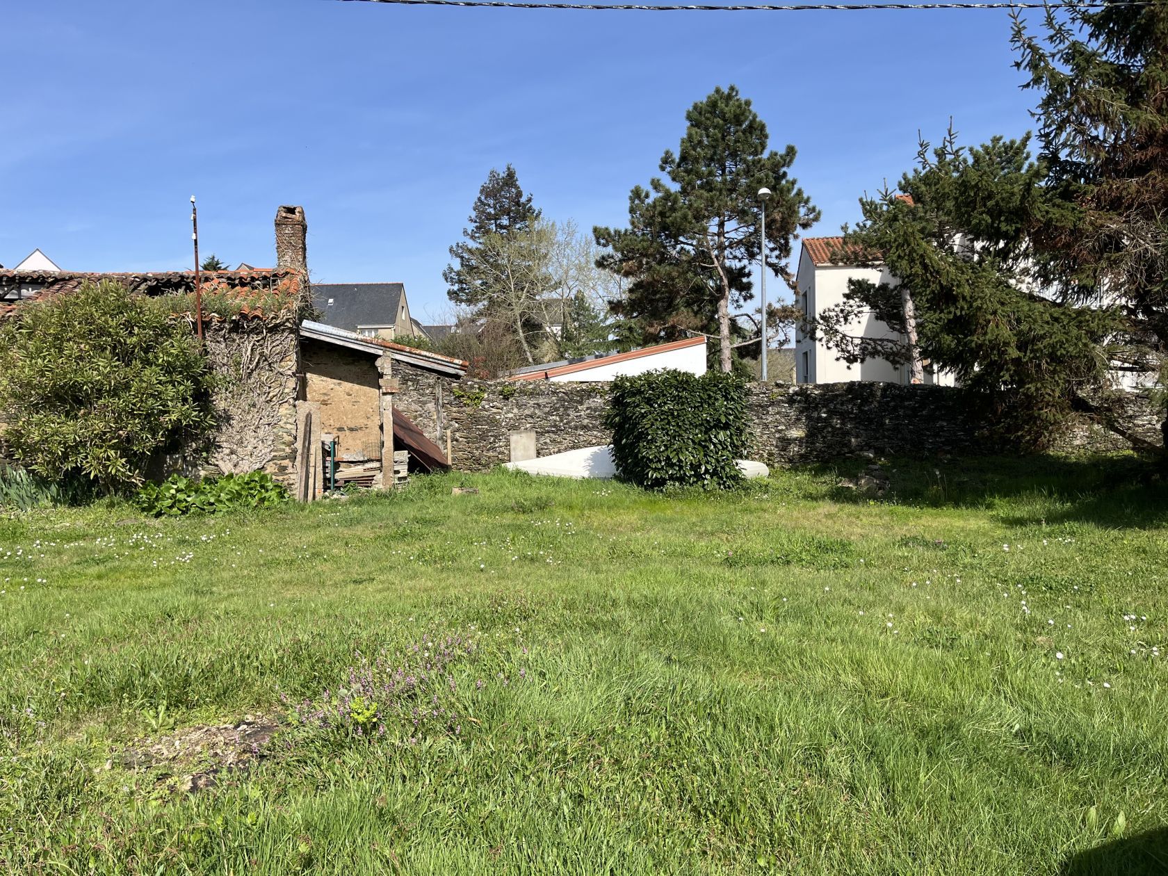 Terrain à bâtir de 665 m² à SAINT-SEBASTIEN-SUR-LOIRE (44)